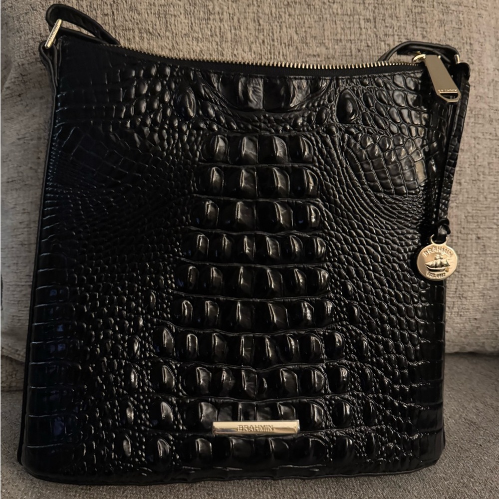 Brahmin Kate crossbody 10.5x10x2.50 - Picture 5 of 5